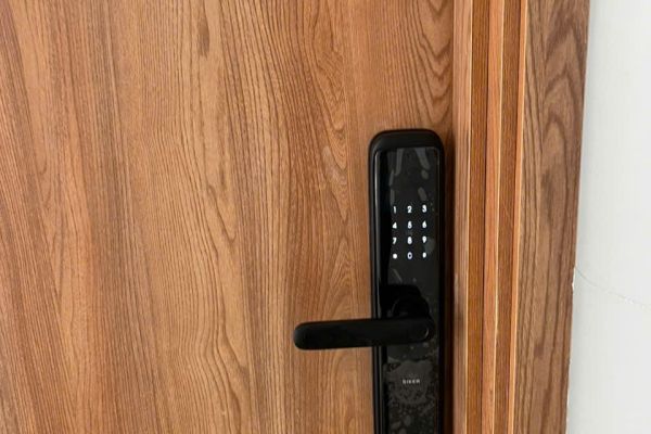 THAY KHÓA CƠ TRUYỀN THỐNG SANG KHÓA VÂN TAY SIKER TẠI CHUNG CƯ NOVALAND MAI CHÍ THỌ, QUẬN 2